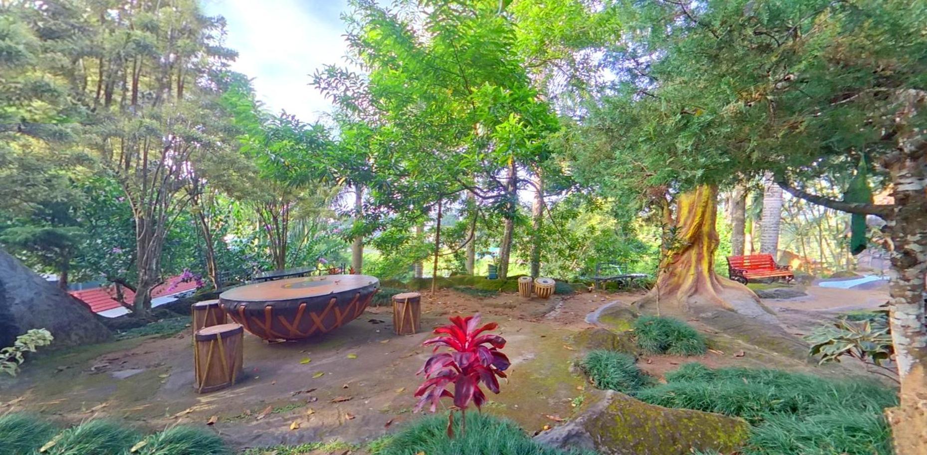 Wayanad Royal Stream Bed & Breakfast Kalpetta Exterior photo